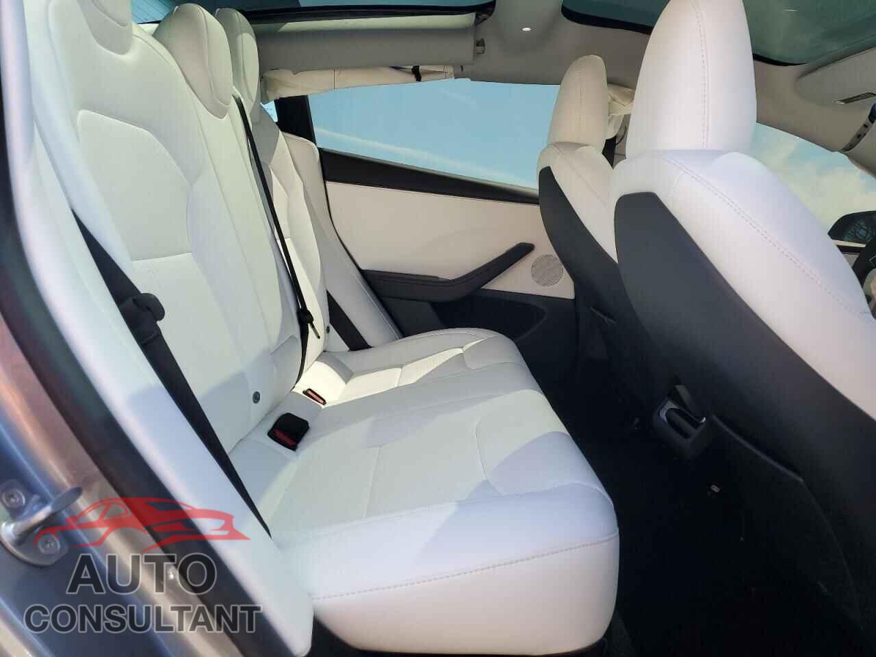 TESLA MODEL 3 2025 - 5YJ3E1EA0SF063321
