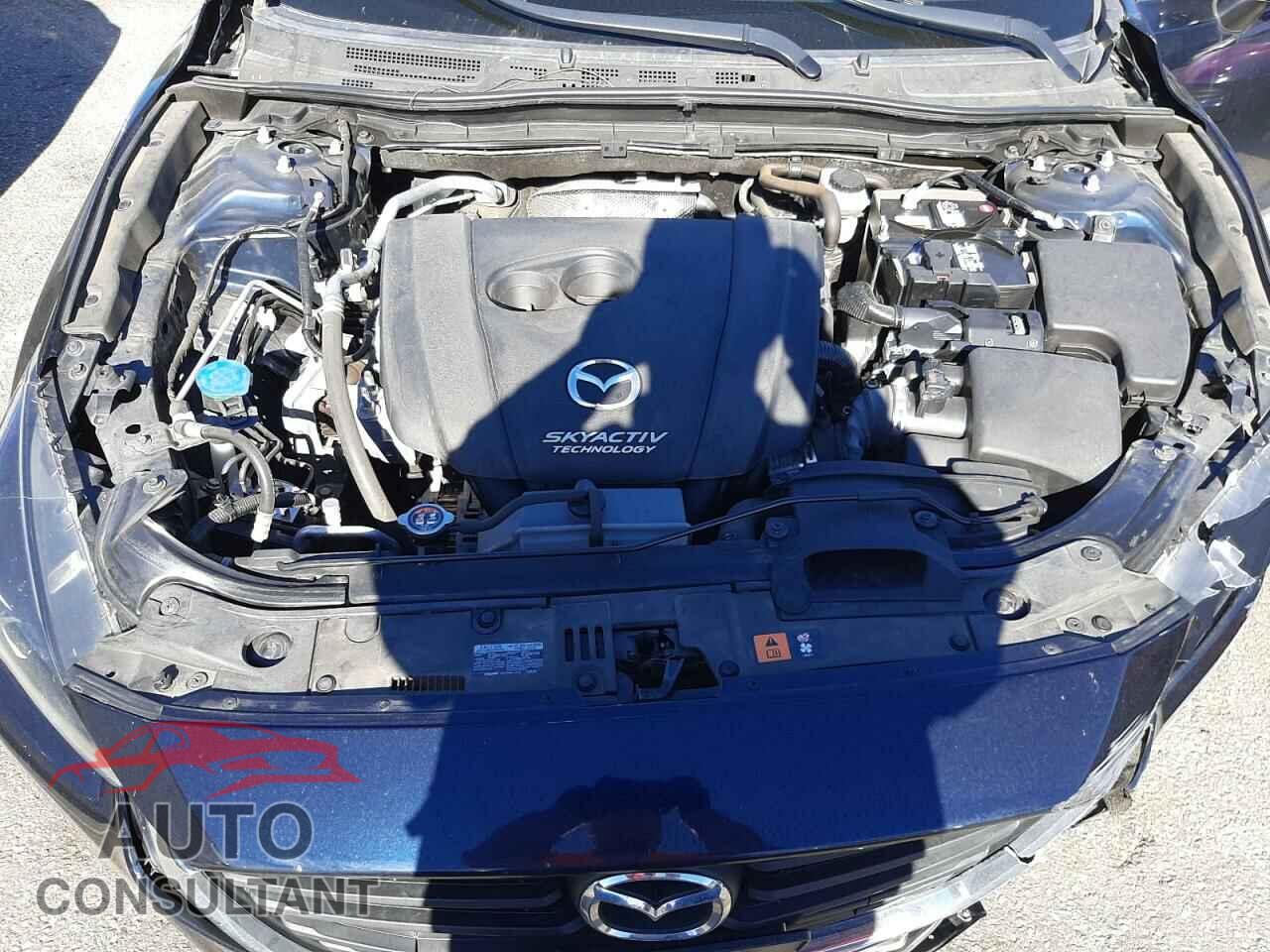 MAZDA 3 2018 - 3MZBN1K73JM213949