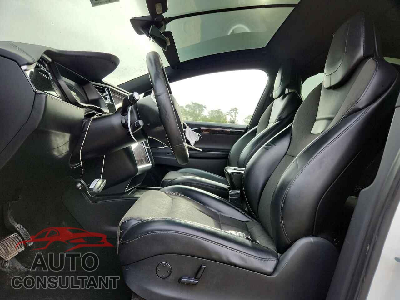TESLA MODEL X 2017 - 5YJXCAE2XHF051041