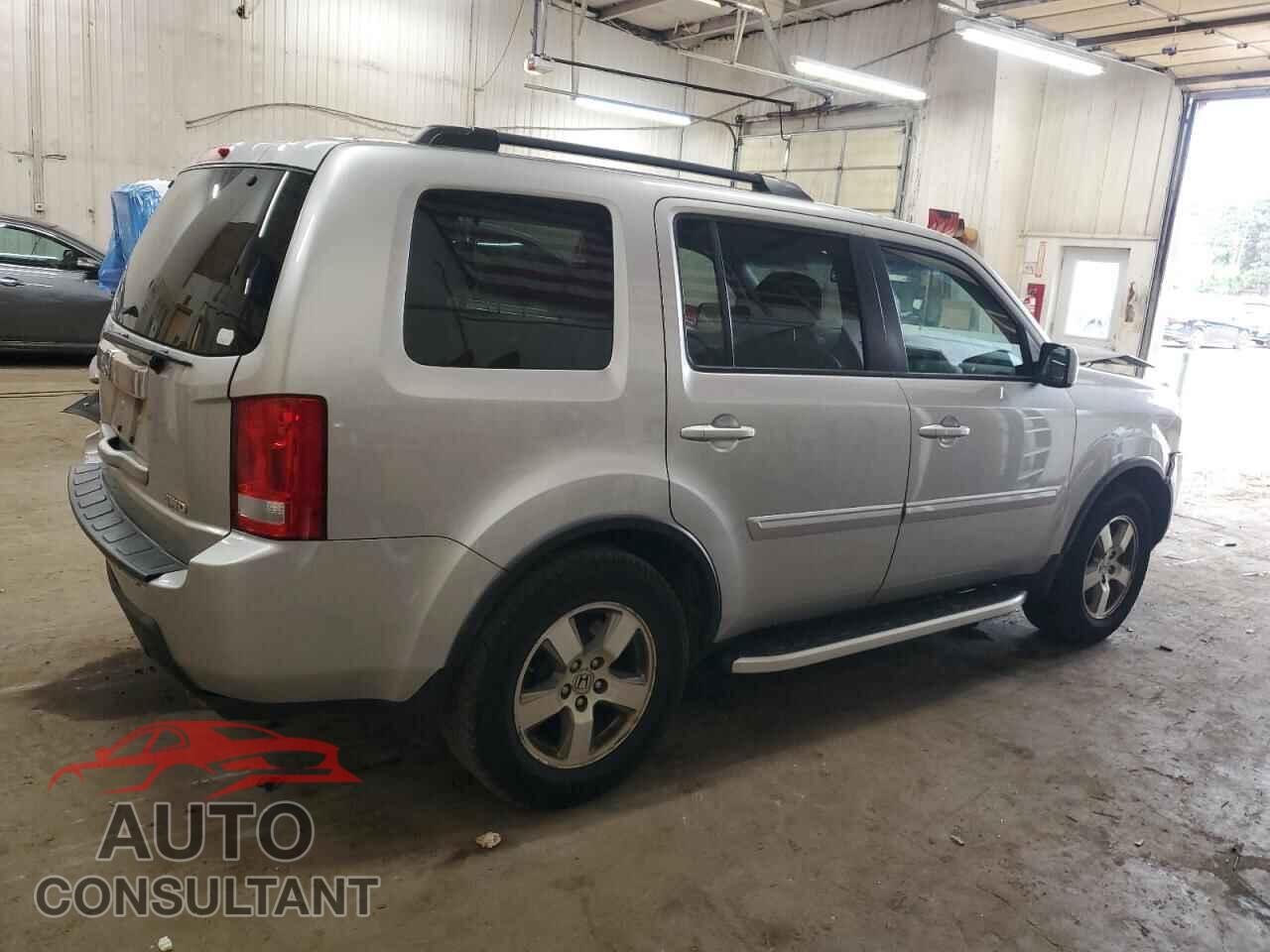 HONDA PILOT 2011 - 5FNYF4H66BB032697