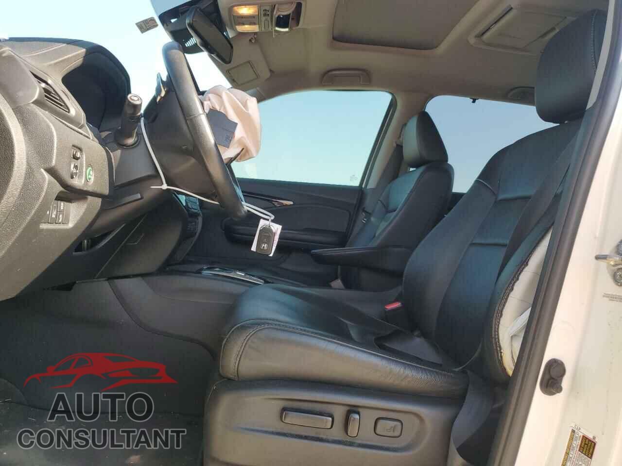 HONDA PILOT 2017 - 5FNYF5H96HB045717
