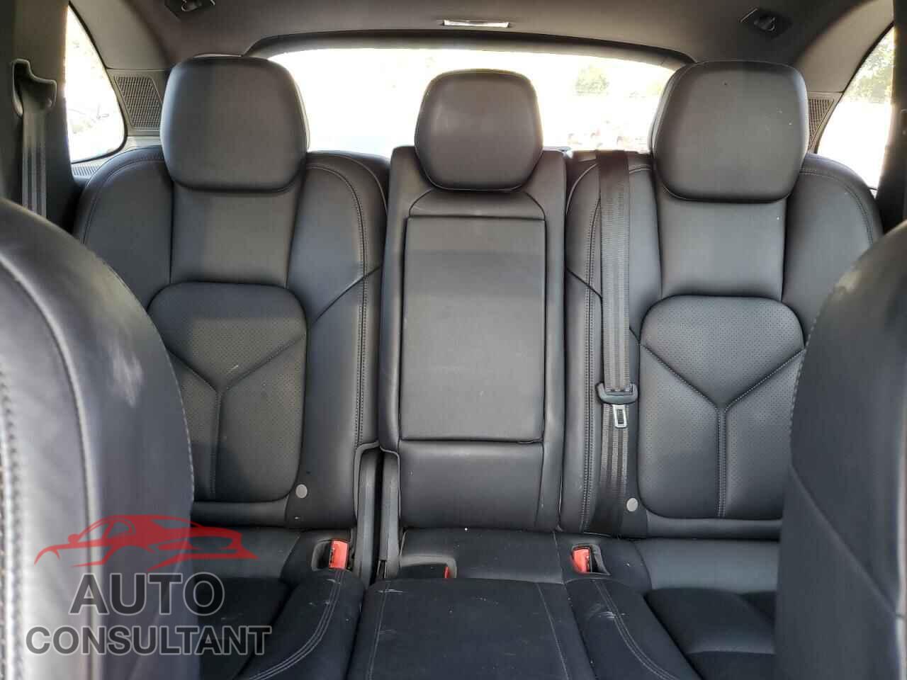 PORSCHE CAYENNE 2016 - WP1AB2A22GLA95100