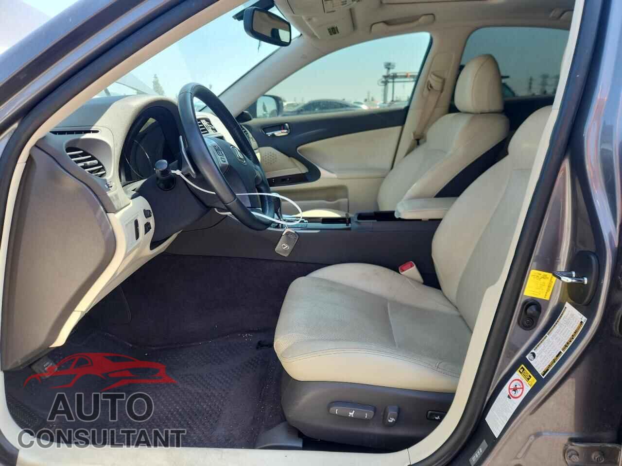 LEXUS IS 2012 - JTHBF5C29C5167903