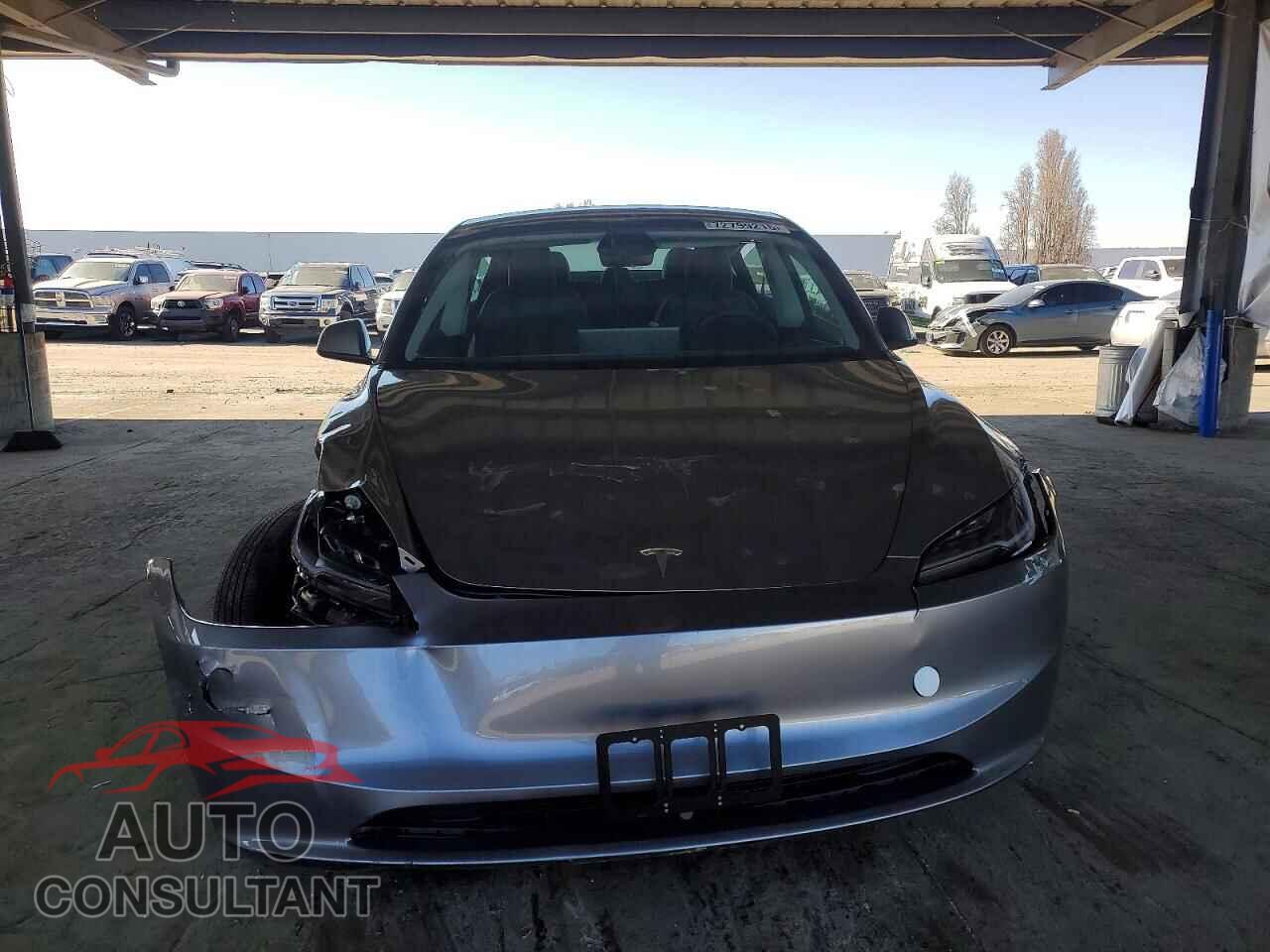 TESLA MODEL 3 2025 - 5YJ3E1EA0SF079907