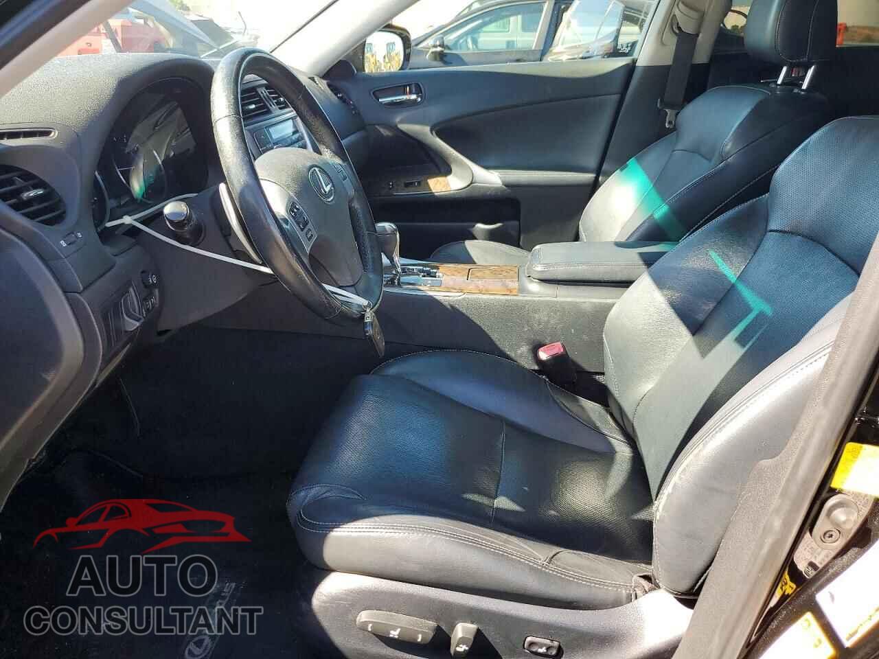 LEXUS IS 2011 - JTHBF5C26B5148739