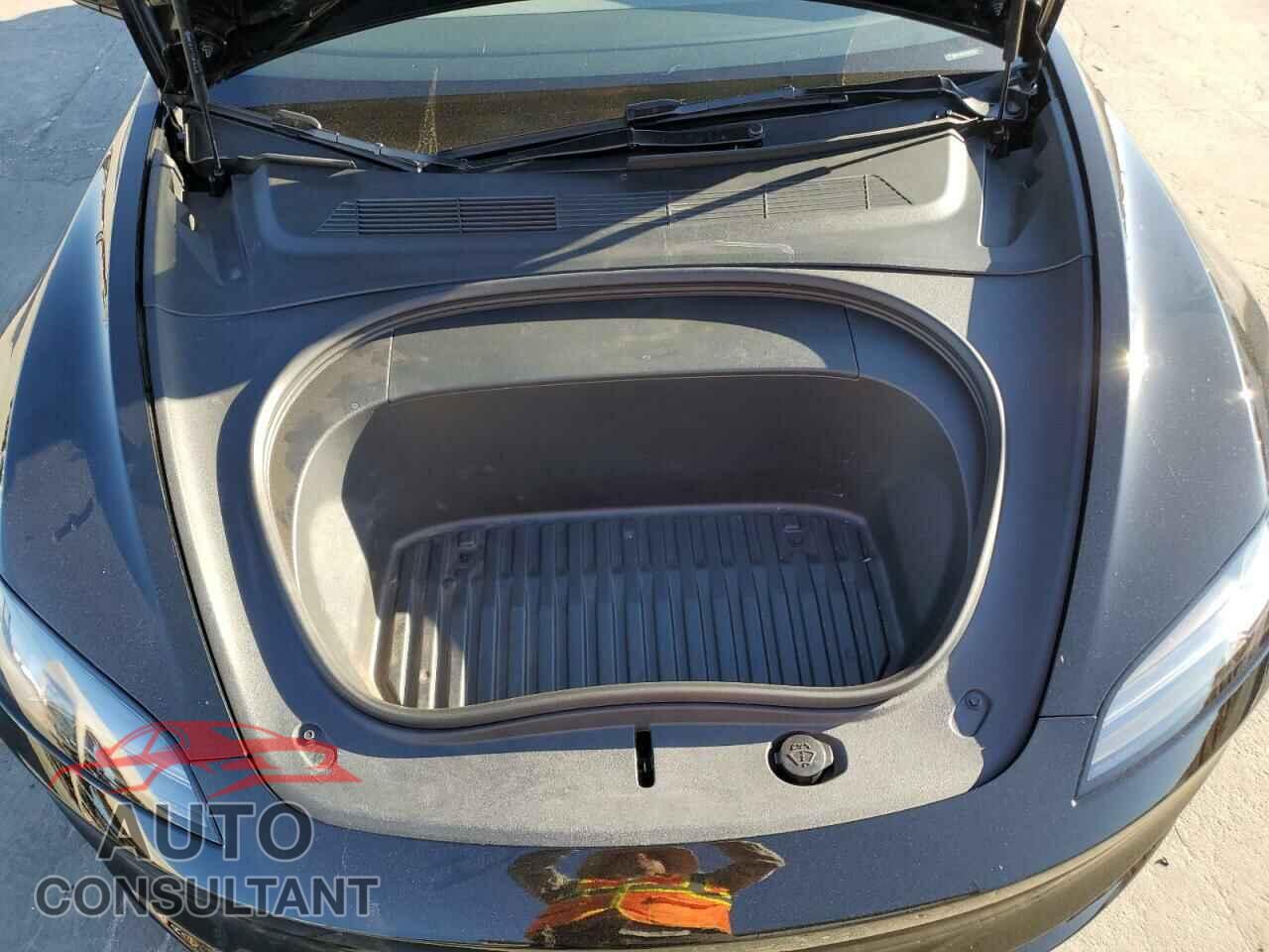 TESLA MODEL 3 2024 - 5YJ3E1EA3RF752716