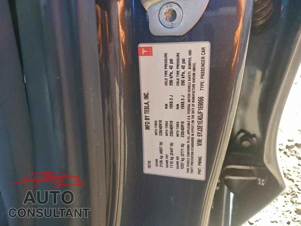 TESLA MODEL 3 2018 - 5YJ3E1EA5JF169066