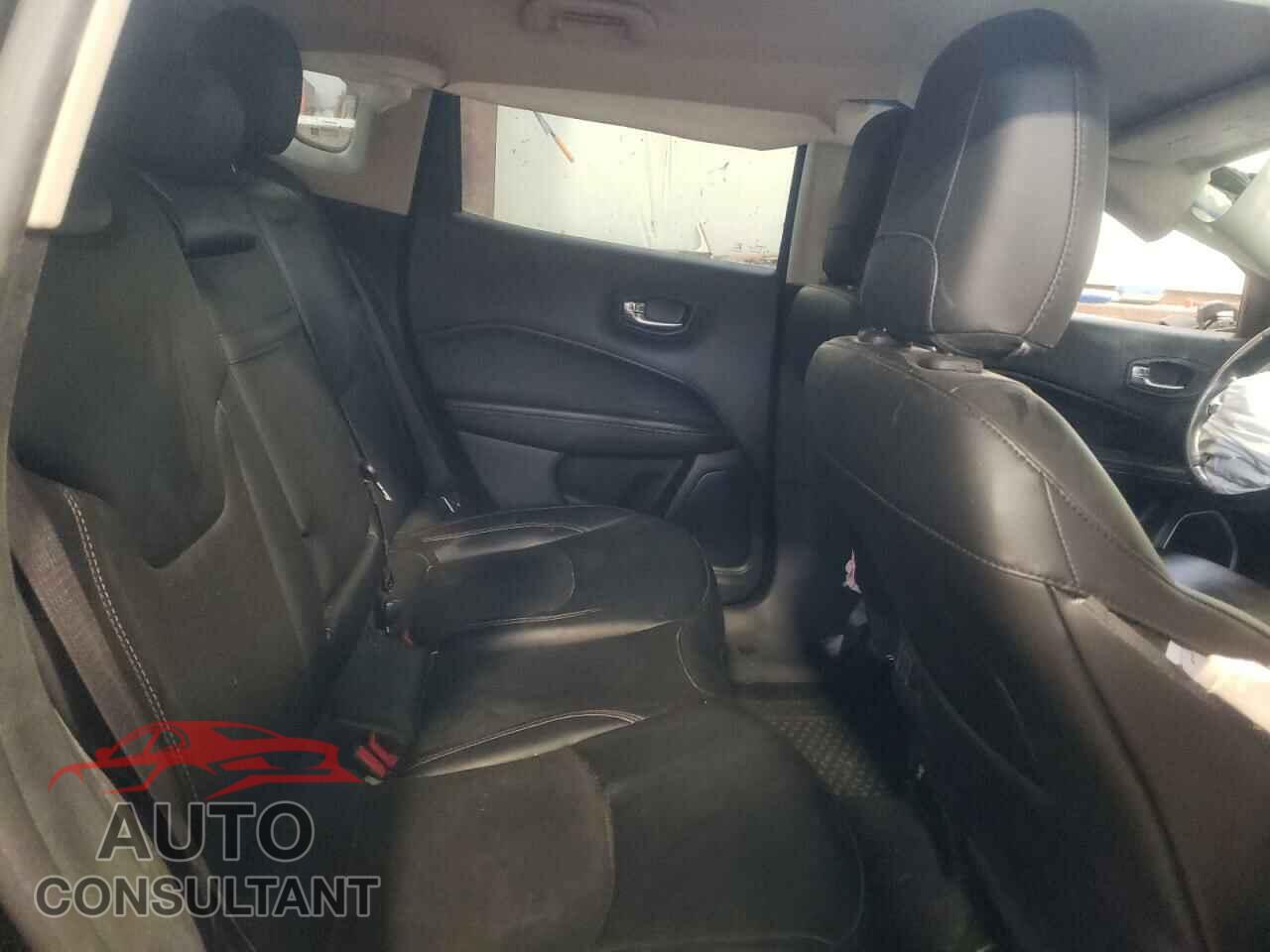 JEEP COMPASS 2019 - 3C4NJDBB8KT817263