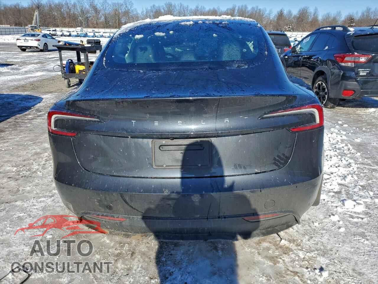 TESLA MODEL 3 2024 - 5YJ3E1EA5RF728806