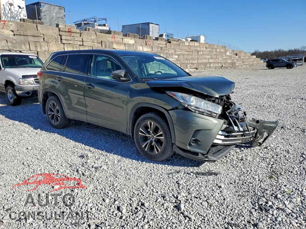 TOYOTA HIGHLANDER 2018 - 5TDBZRFH3JS488861