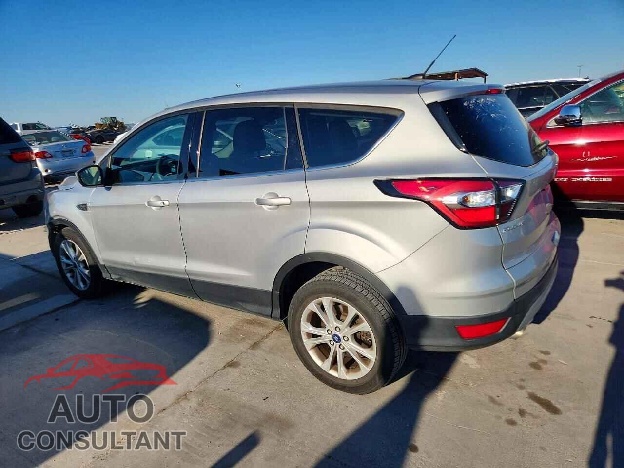 FORD ESCAPE 2017 - 1FMCU0GD3HUD83104