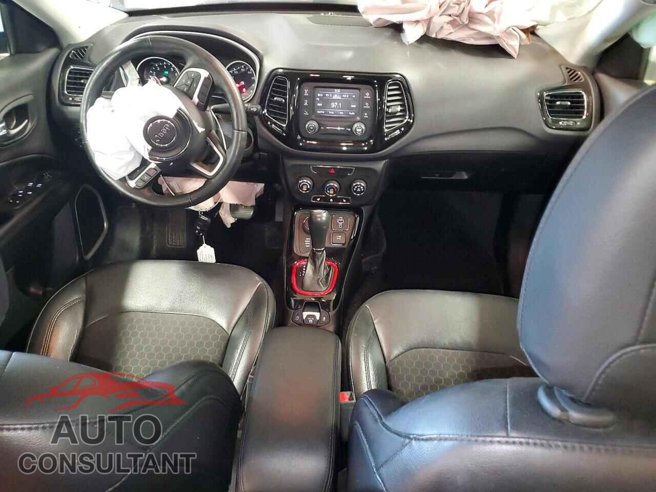 JEEP COMPASS 2018 - 3C4NJDBB5JT478900