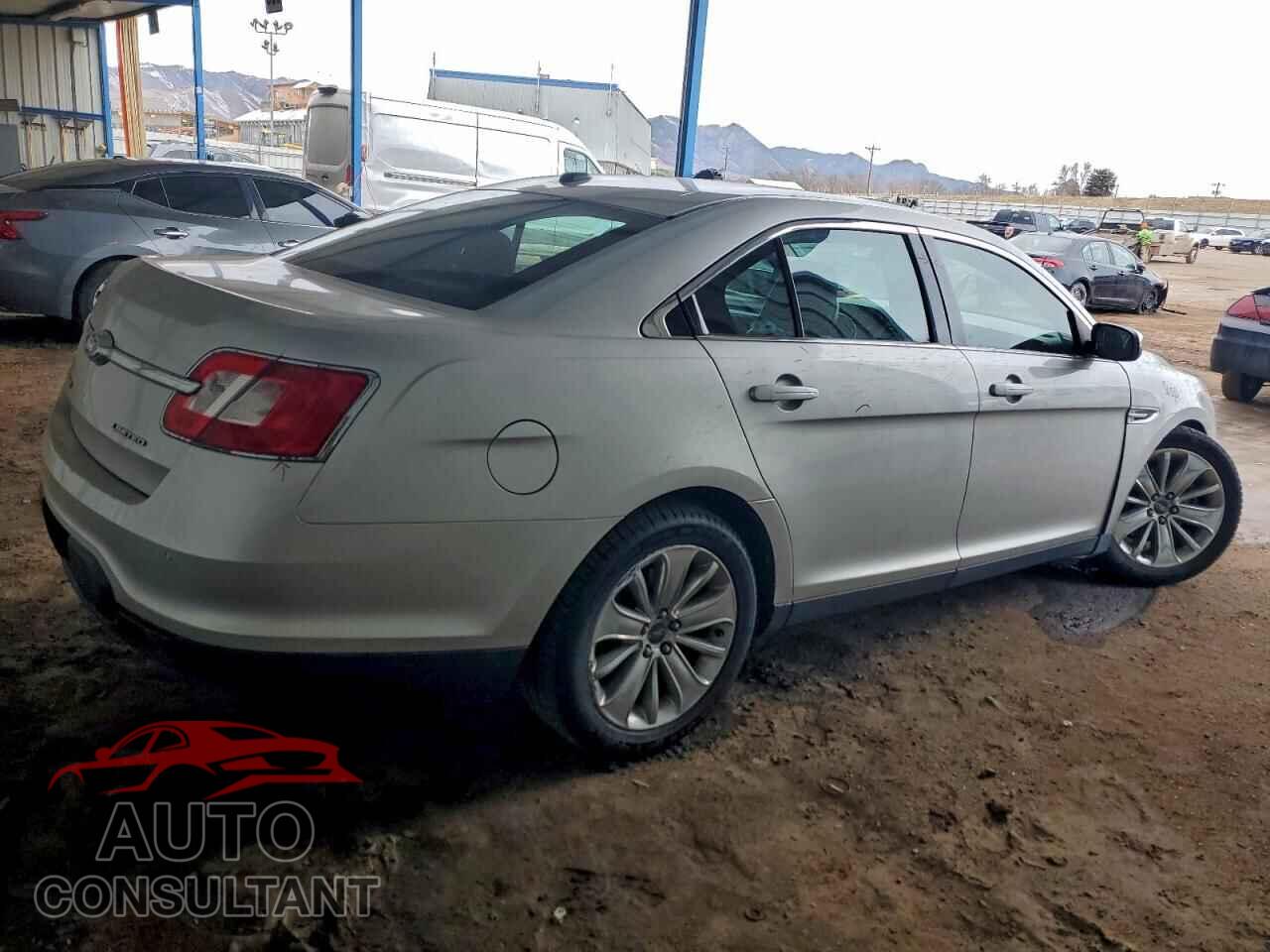 FORD TAURUS 2010 - 1FAHP2FW9AG134204