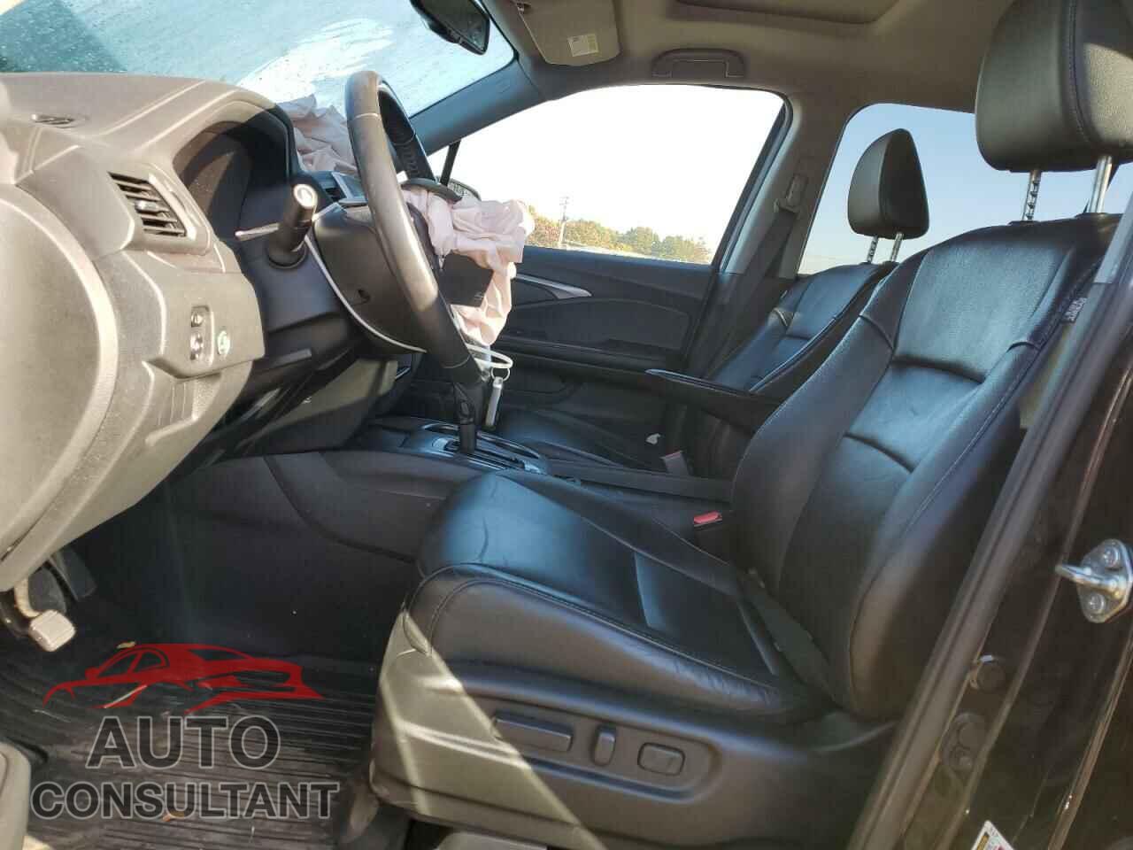 HONDA PILOT 2017 - 5FNYF5H57HB012058