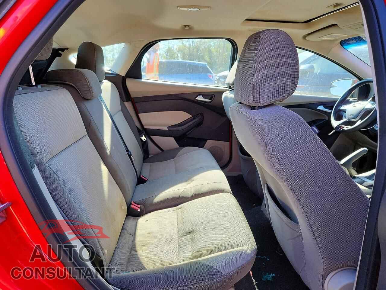 FORD FOCUS 2014 - 1FADP3K26EL203225