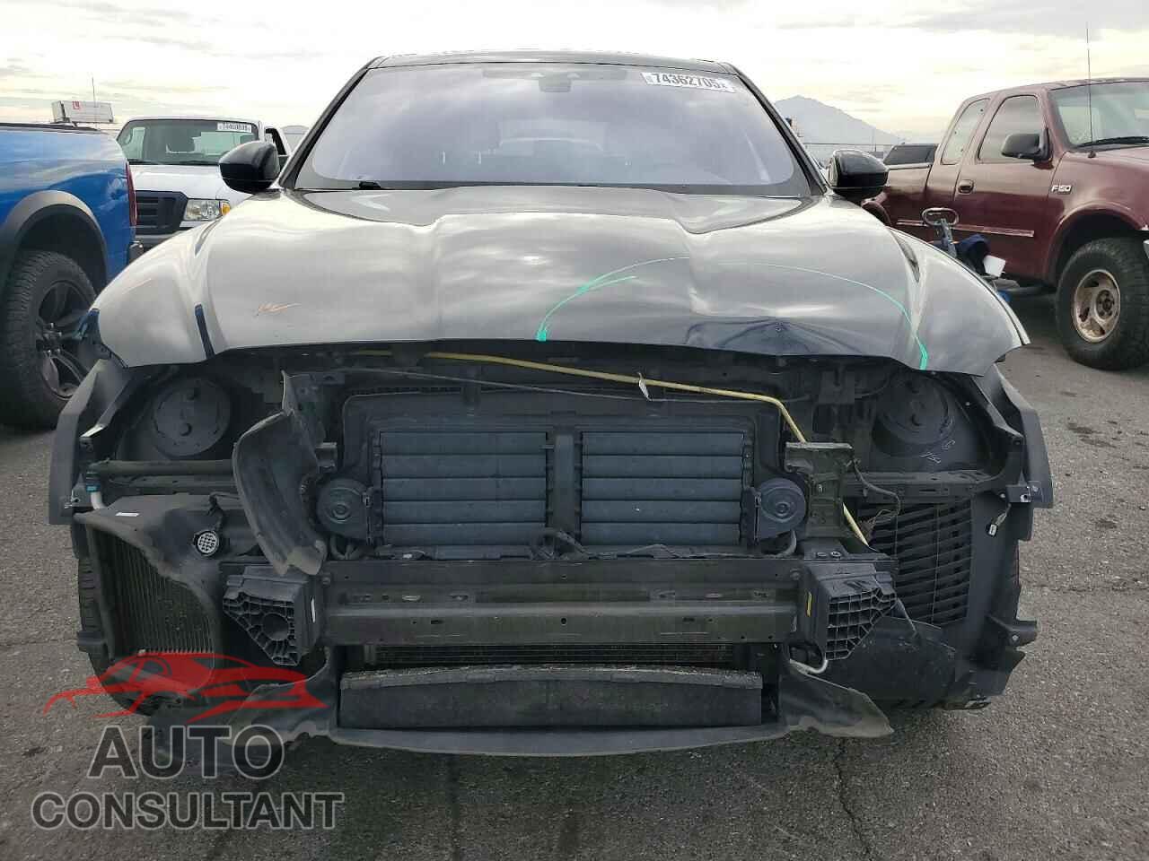 JAGUAR F-PACE 2019 - SADCJ2FX4KA604792