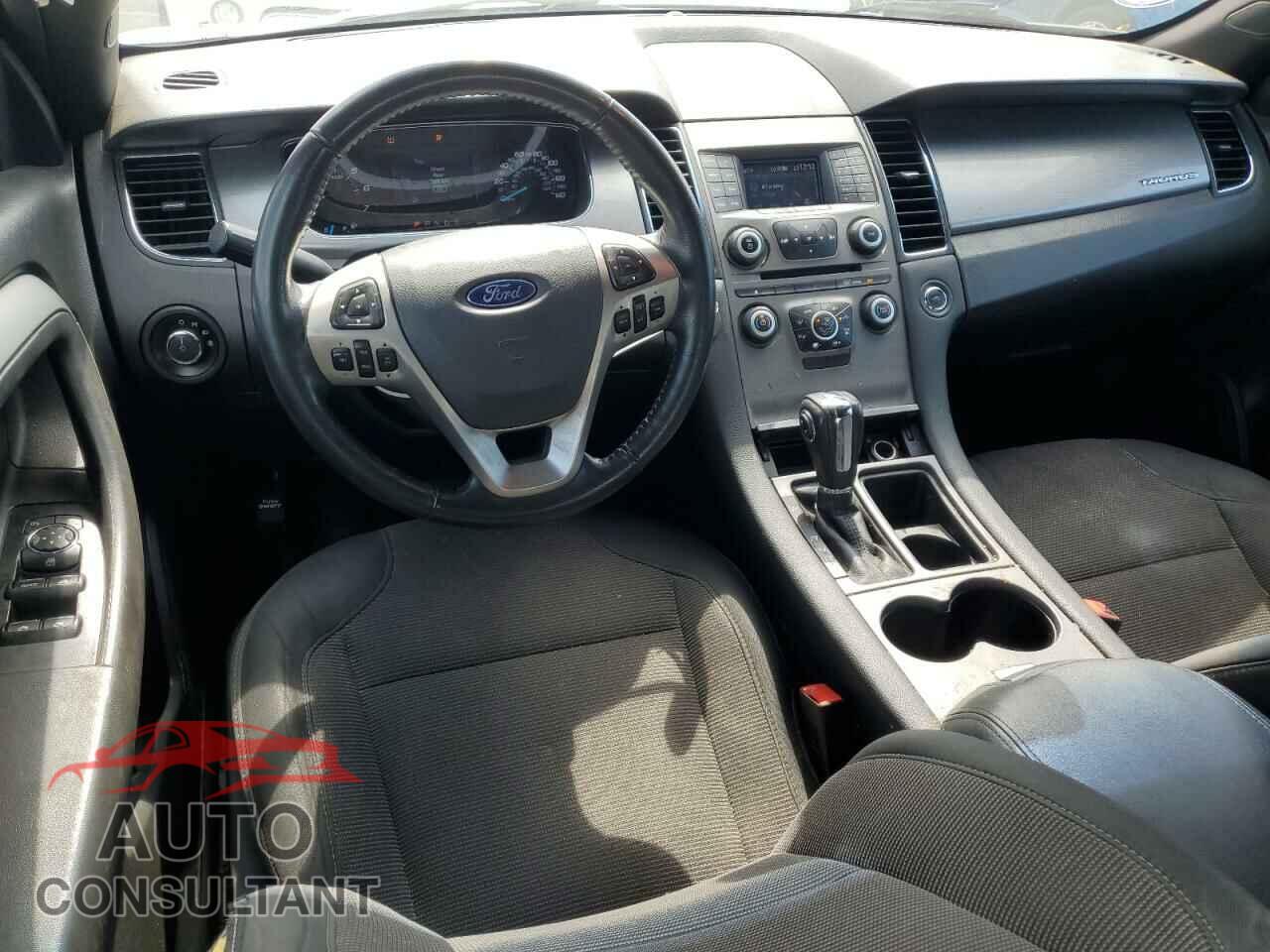 FORD TAURUS 2018 - 1FAHP2E83JG111133
