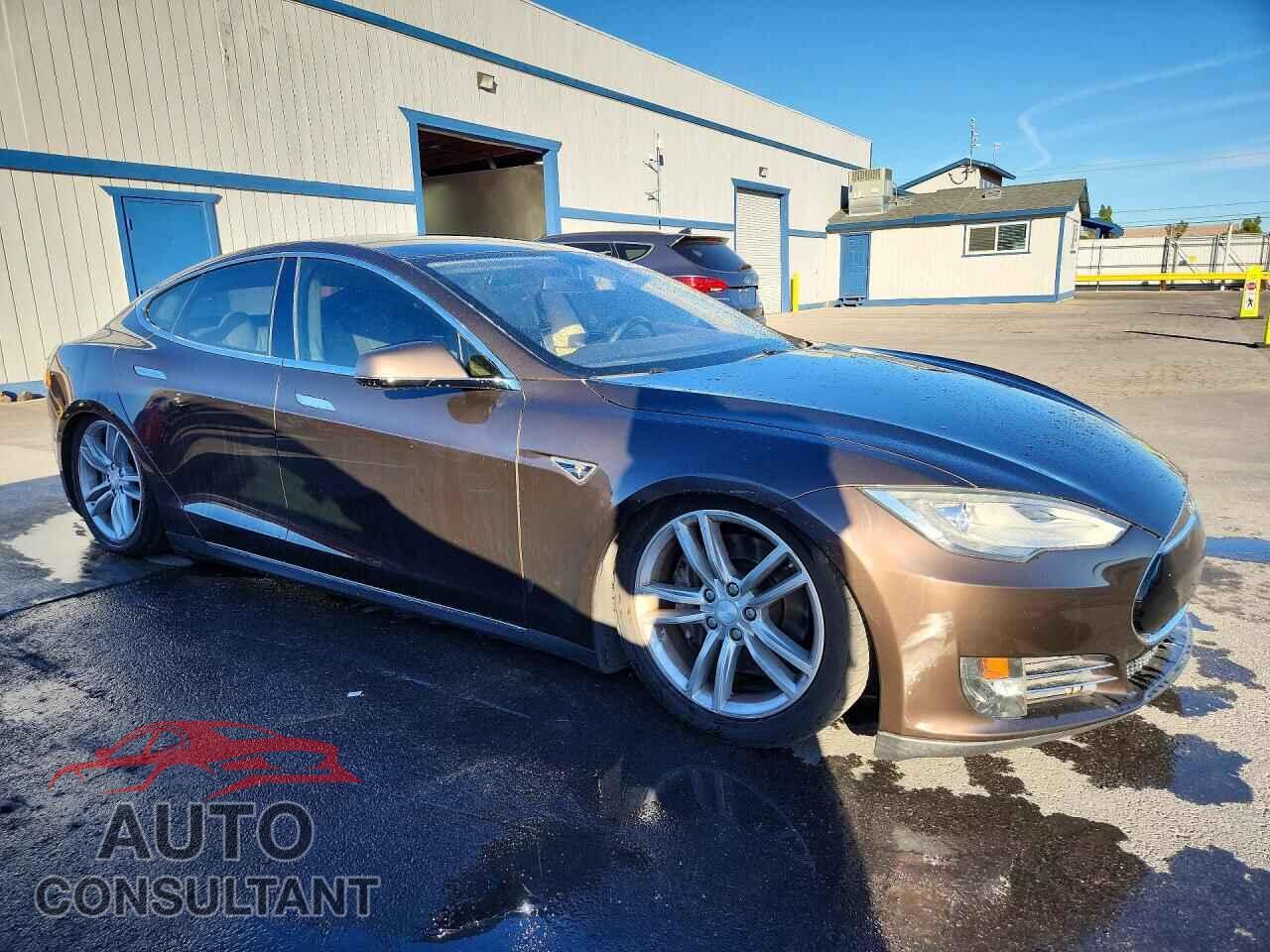 TESLA MODEL S 2013 - 5YJSA1CG2DFP17849