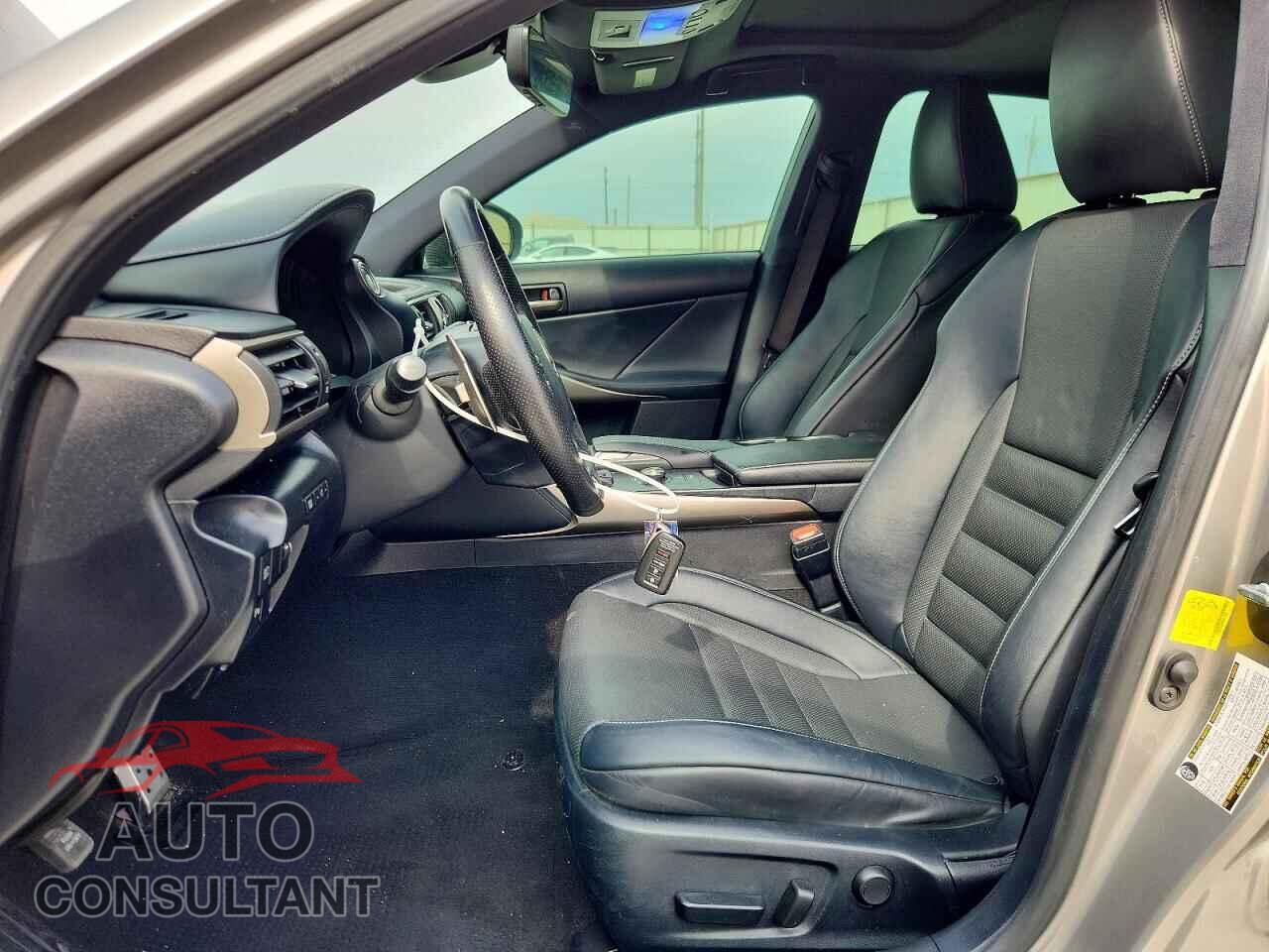 LEXUS IS 2019 - JTHBA1D24K5092340