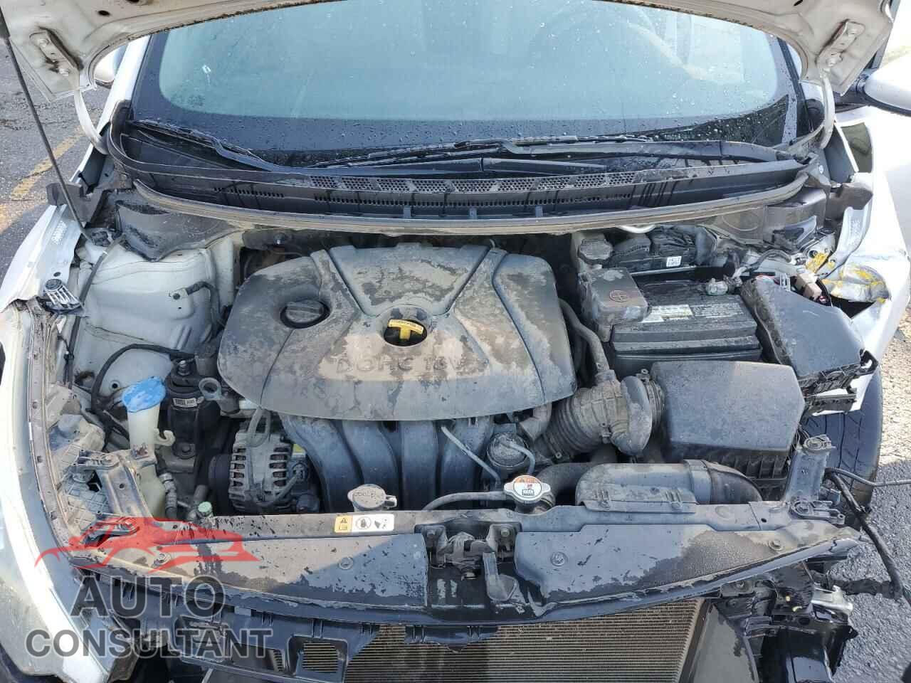 KIA FORTE 2016 - KNAFX4A6XG5528042