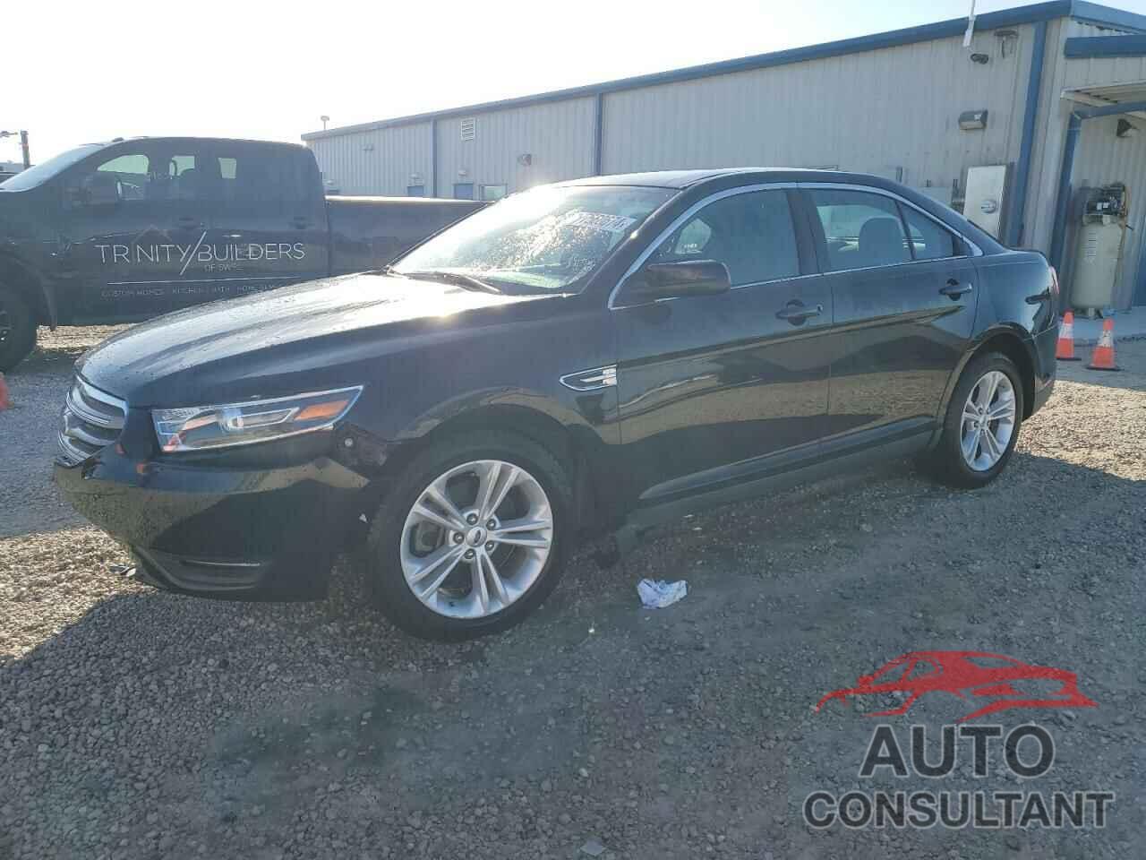 FORD TAURUS 2018 - 1FAHP2E89JG123318