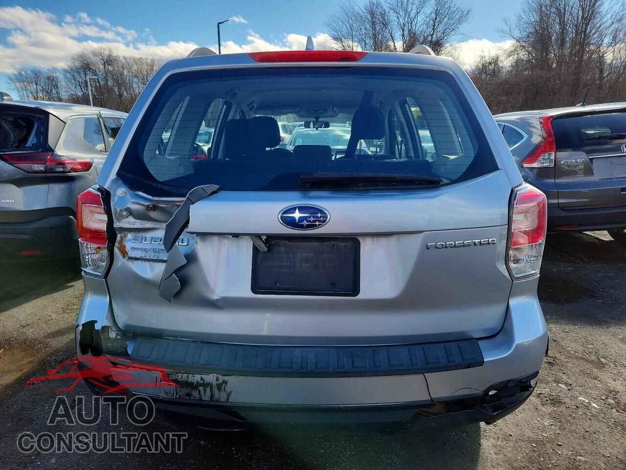 SUBARU FORESTER 2018 - JF2SJABC7JH520588