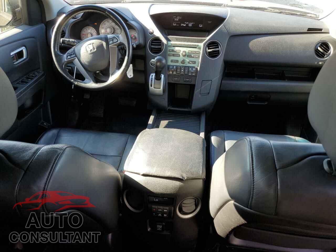 HONDA PILOT 2011 - 5FNYF4H52BB005651