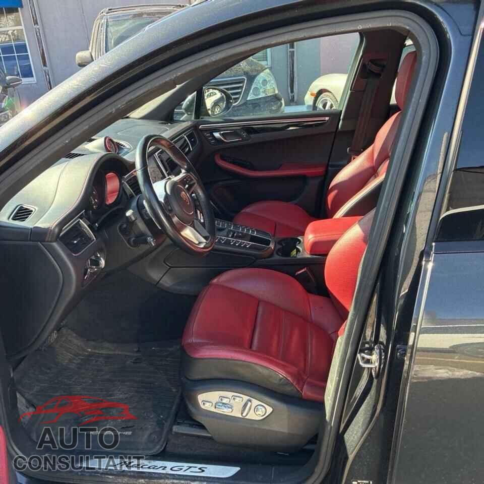 PORSCHE MACAN 2017 - WP1AG2A54HLB52152