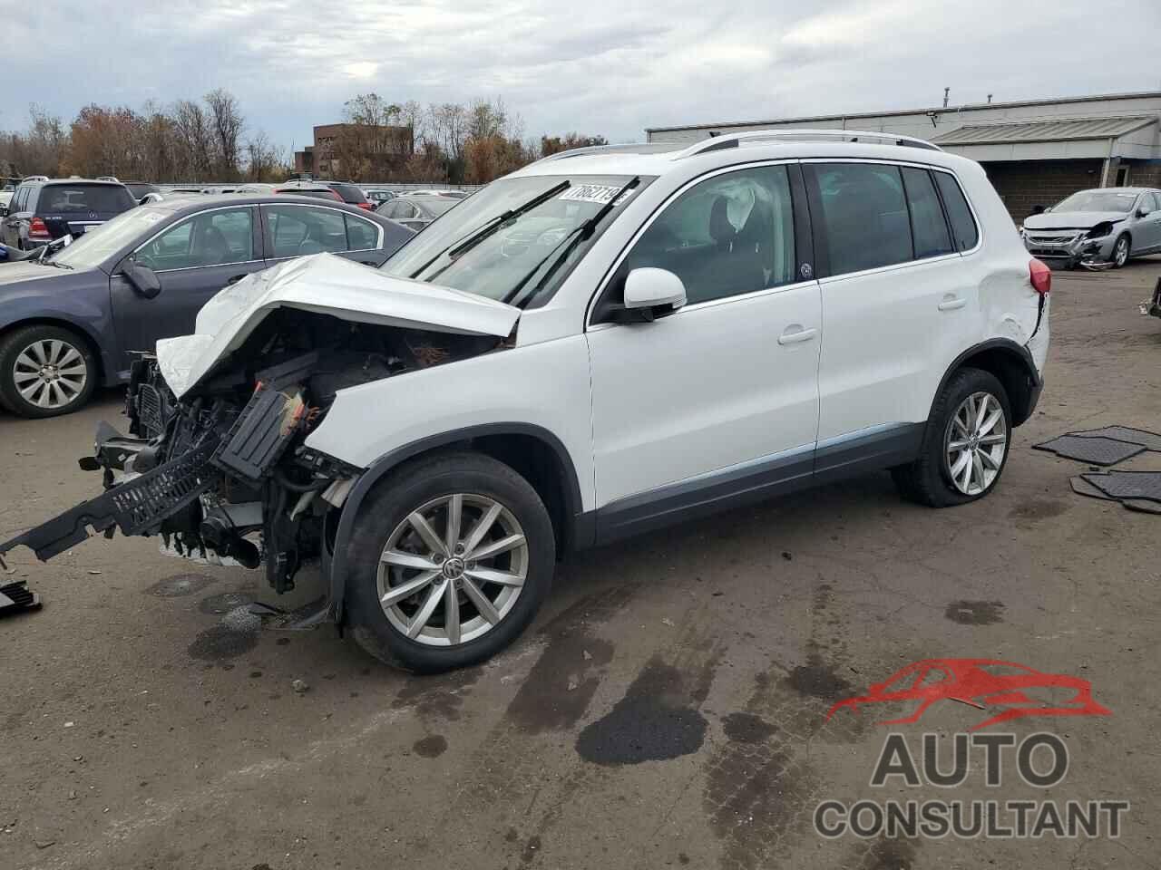 VOLKSWAGEN TIGUAN 2017 - WVGSV7AX0HW506236