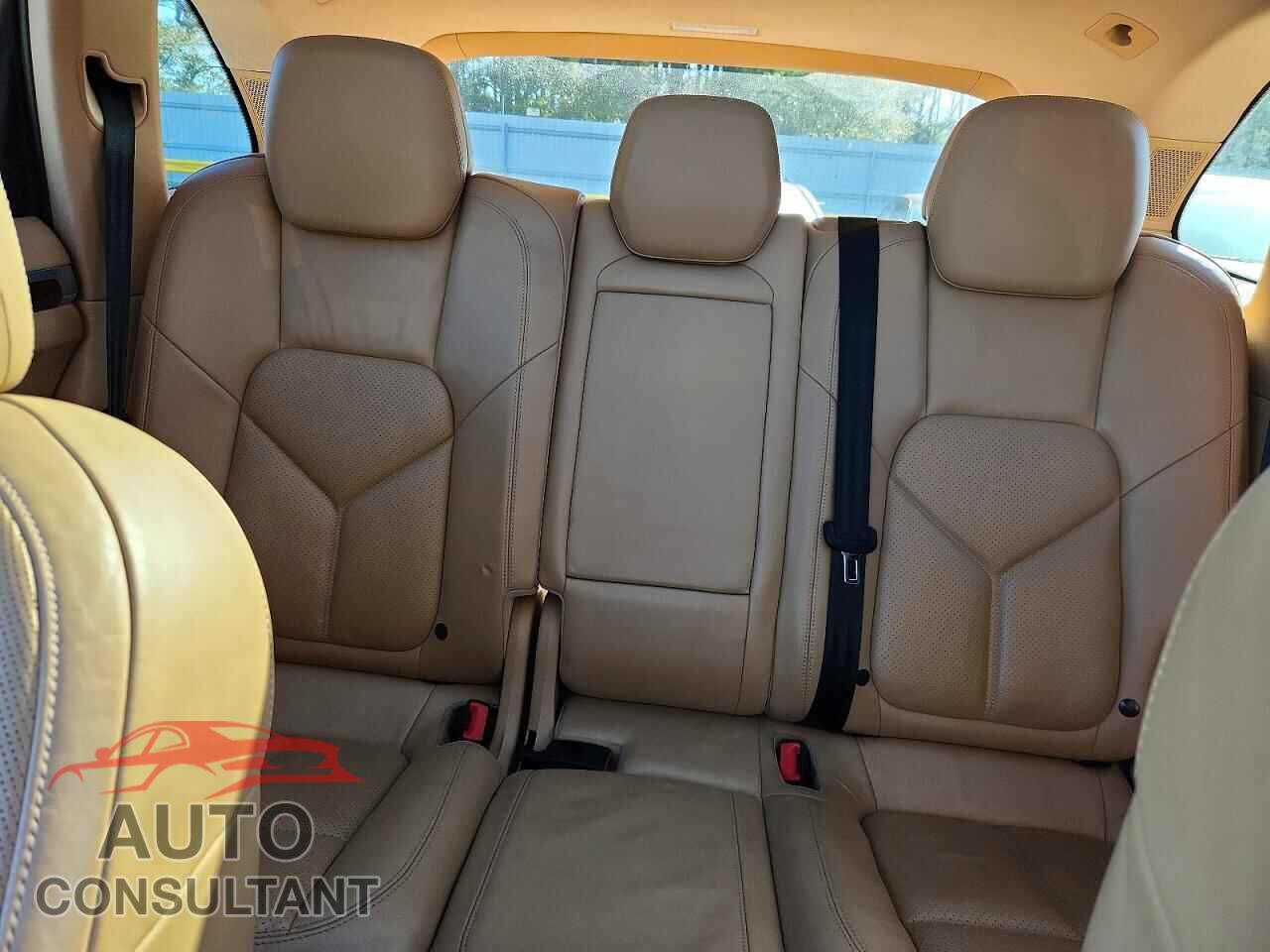 PORSCHE CAYENNE 2012 - WP1AA2A20CLA11157