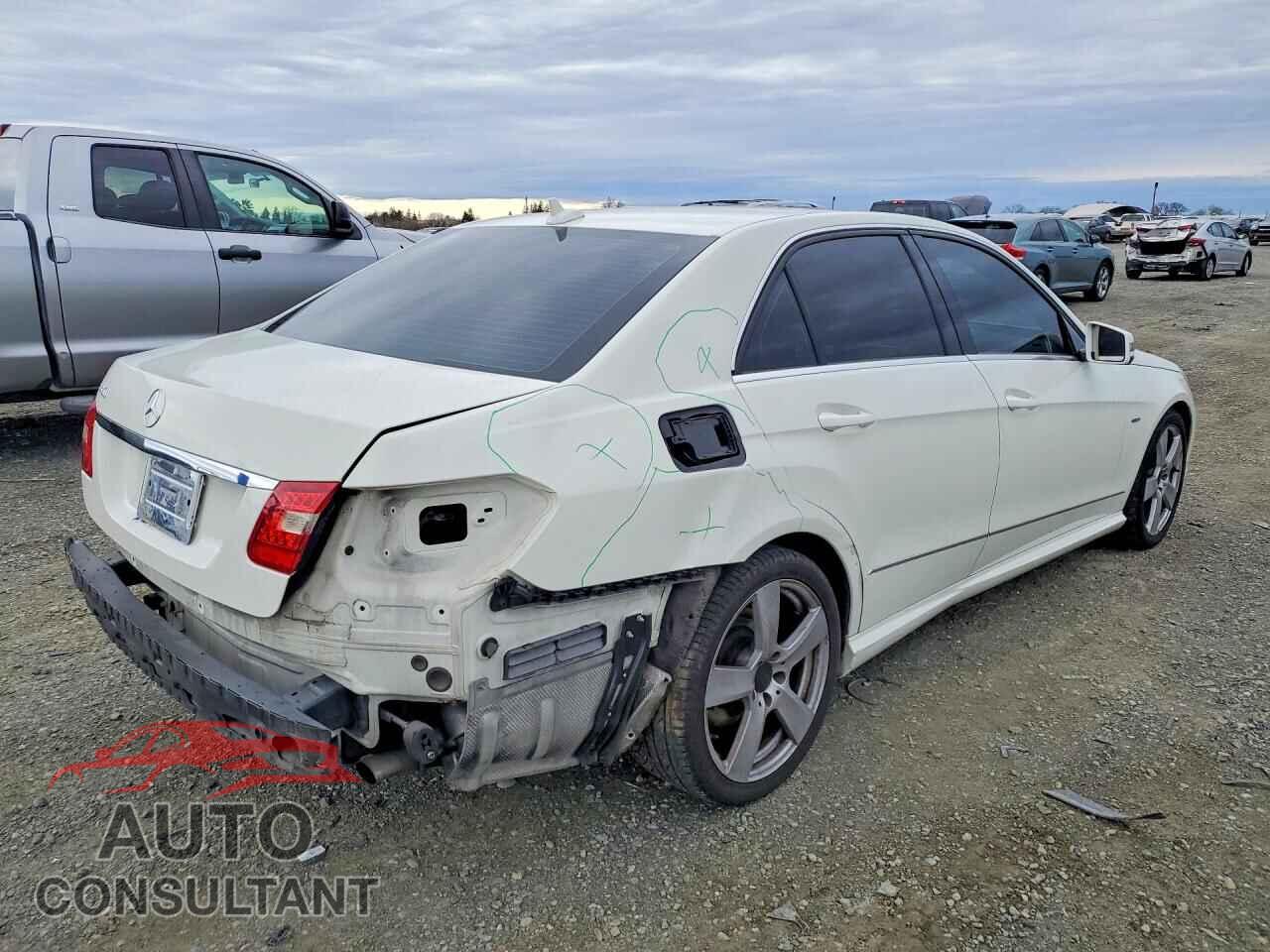 MERCEDES-BENZ E-CLASS 2012 - WDDHF5KB7CA555660