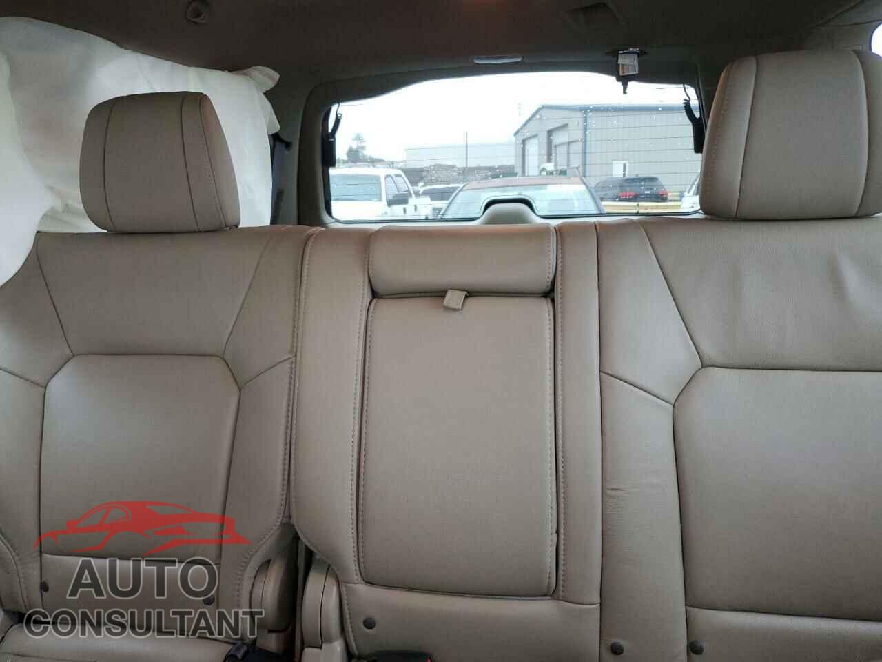 HONDA PILOT 2015 - 5FNYF3H52FB020926