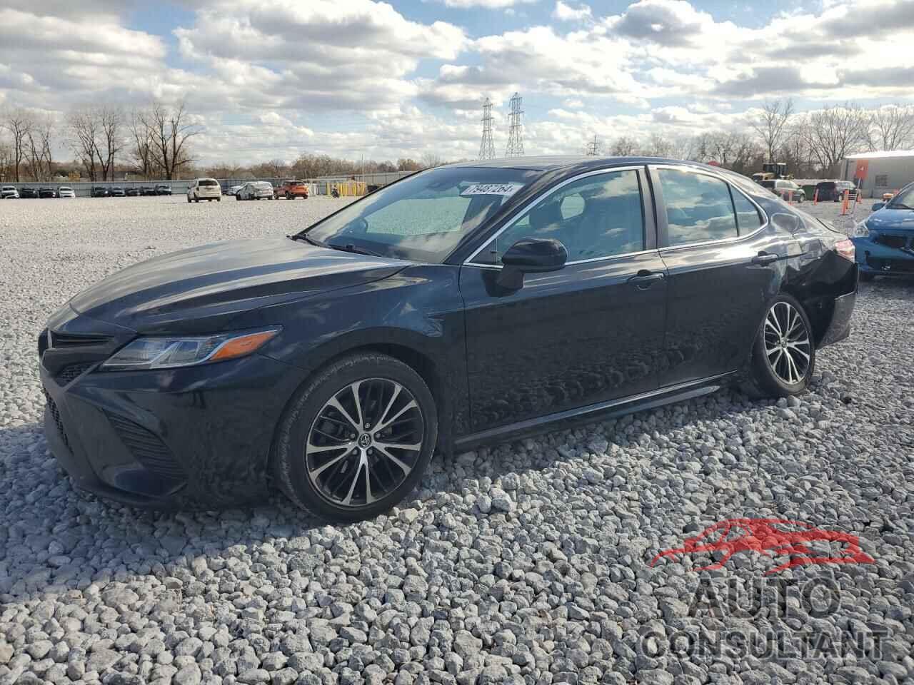 TOYOTA CAMRY 2018 - 4T1B11HK1JU649149