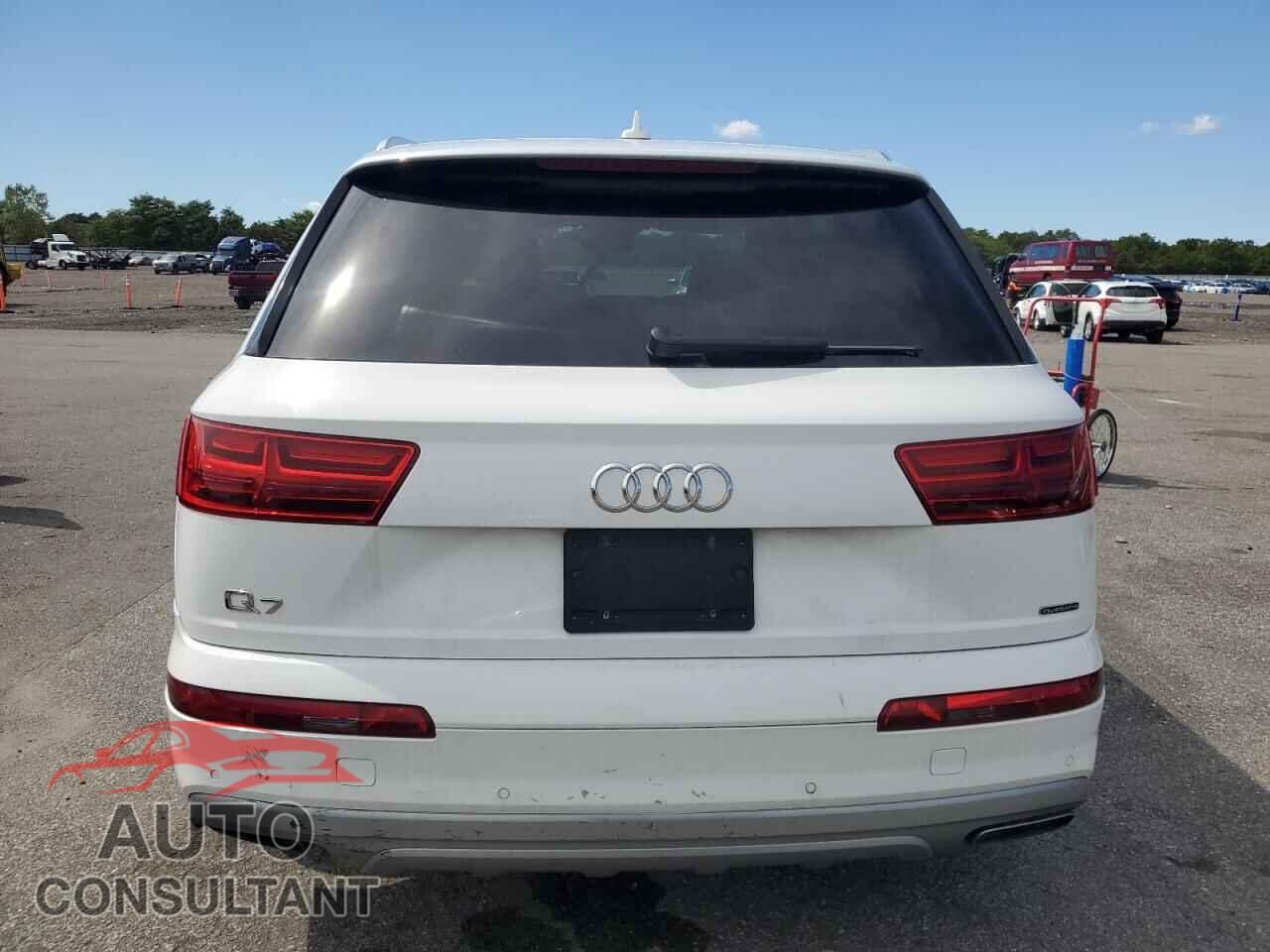 AUDI Q7 2019 - WA1AAAF74KD045007