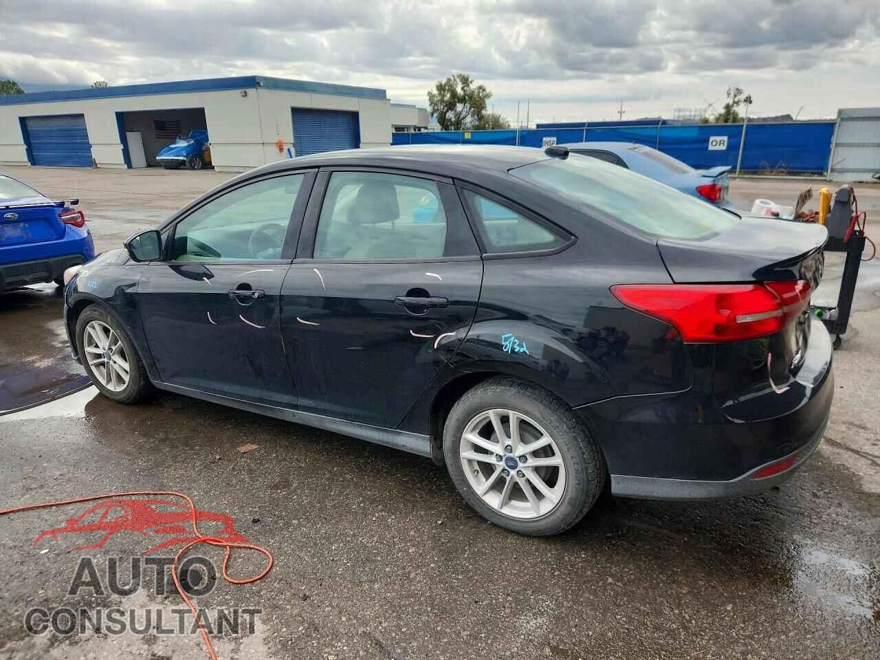FORD FOCUS 2017 - 1FADP3F26HL324576