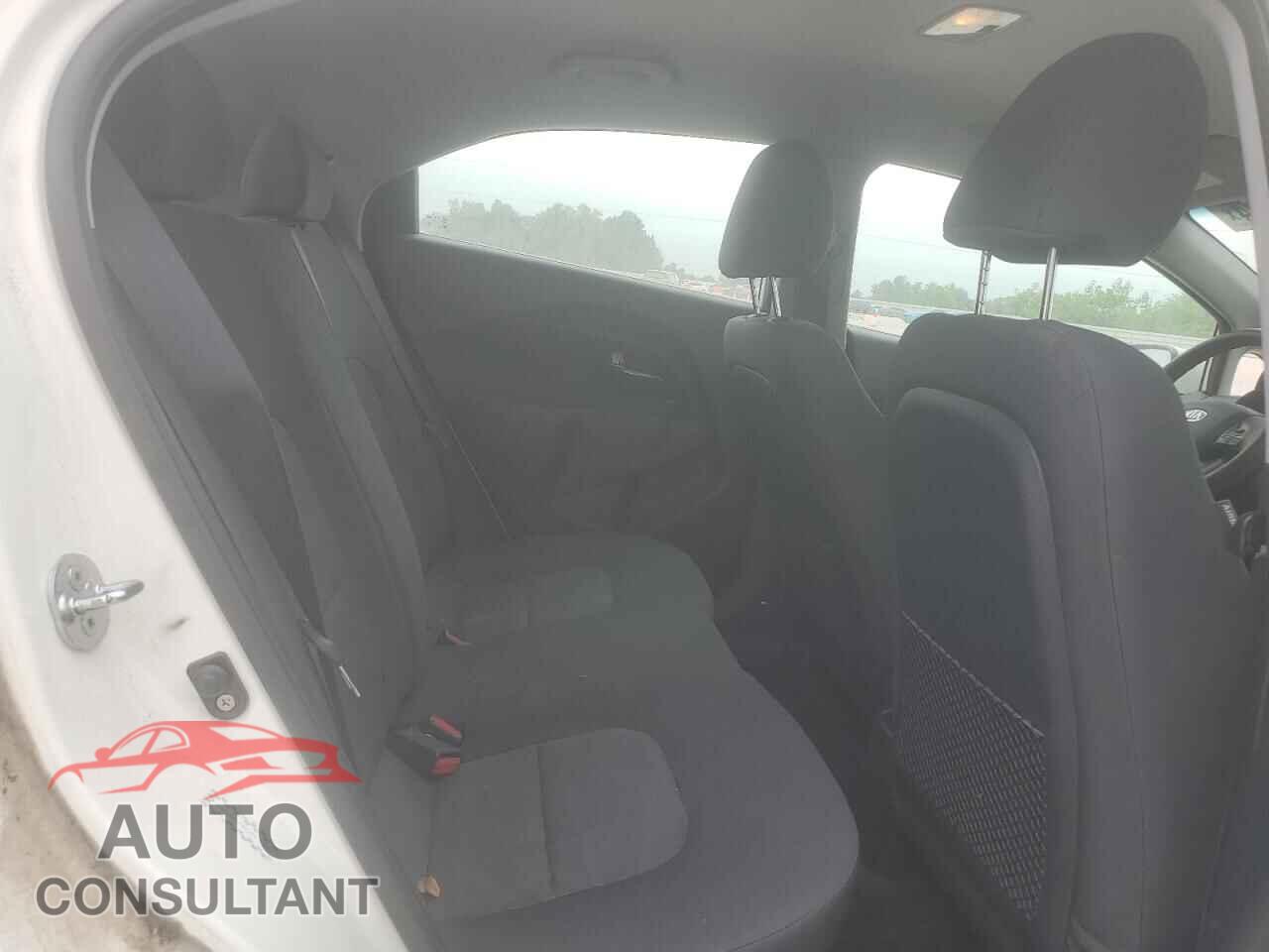 KIA RIO 2012 - KNADM5A32C6015707