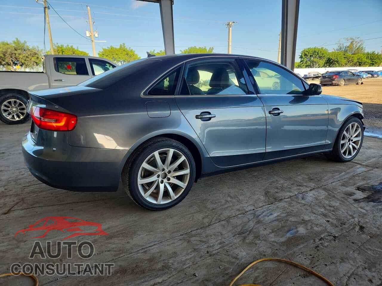 AUDI A4 2013 - WAUEFAFL3DN010586