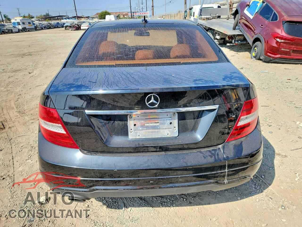 MERCEDES-BENZ C-CLASS 2013 - WDDGF4HB8DR286035