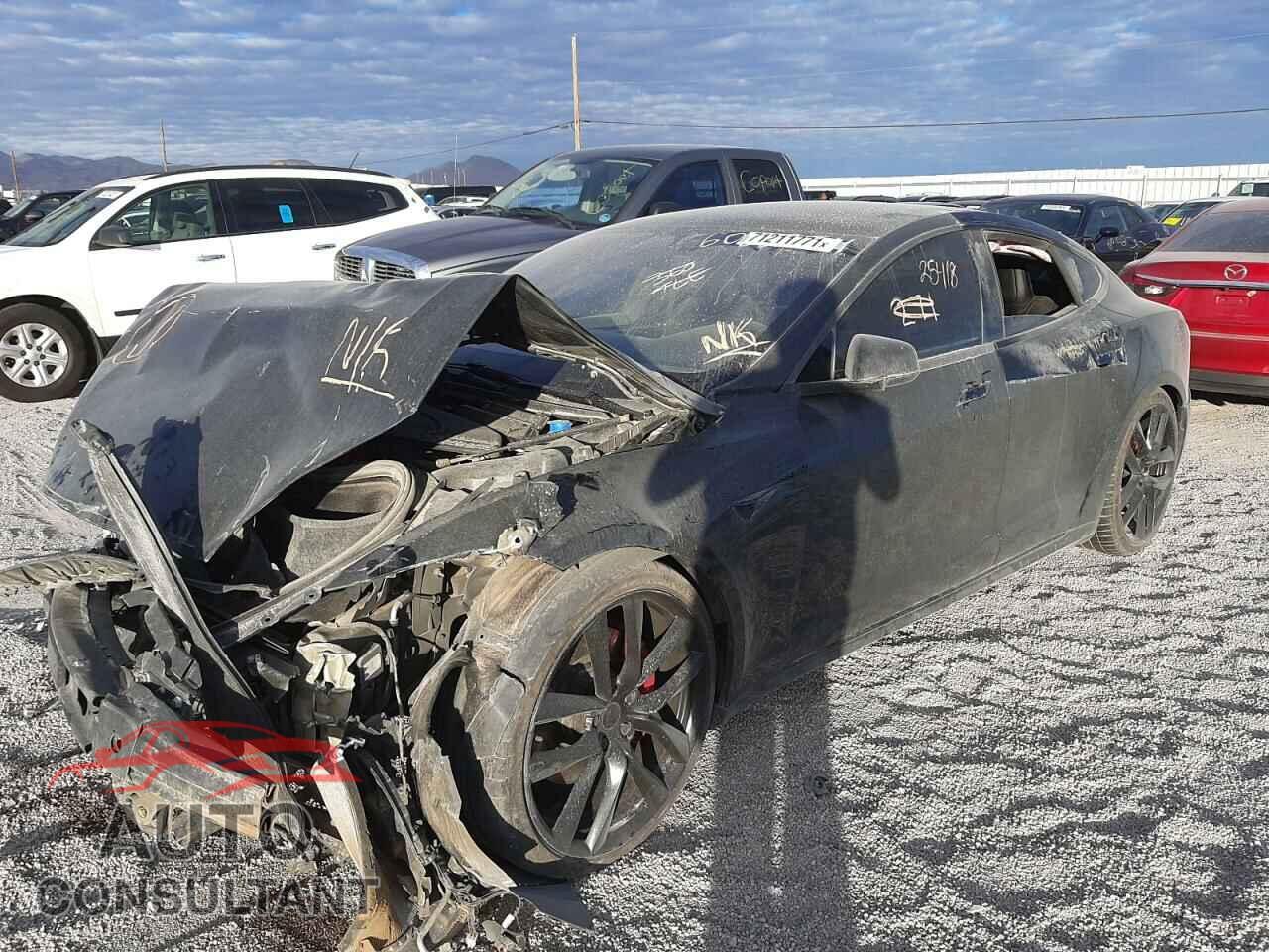 TESLA MODEL S 2018 - 5YJSA1E46JF271655