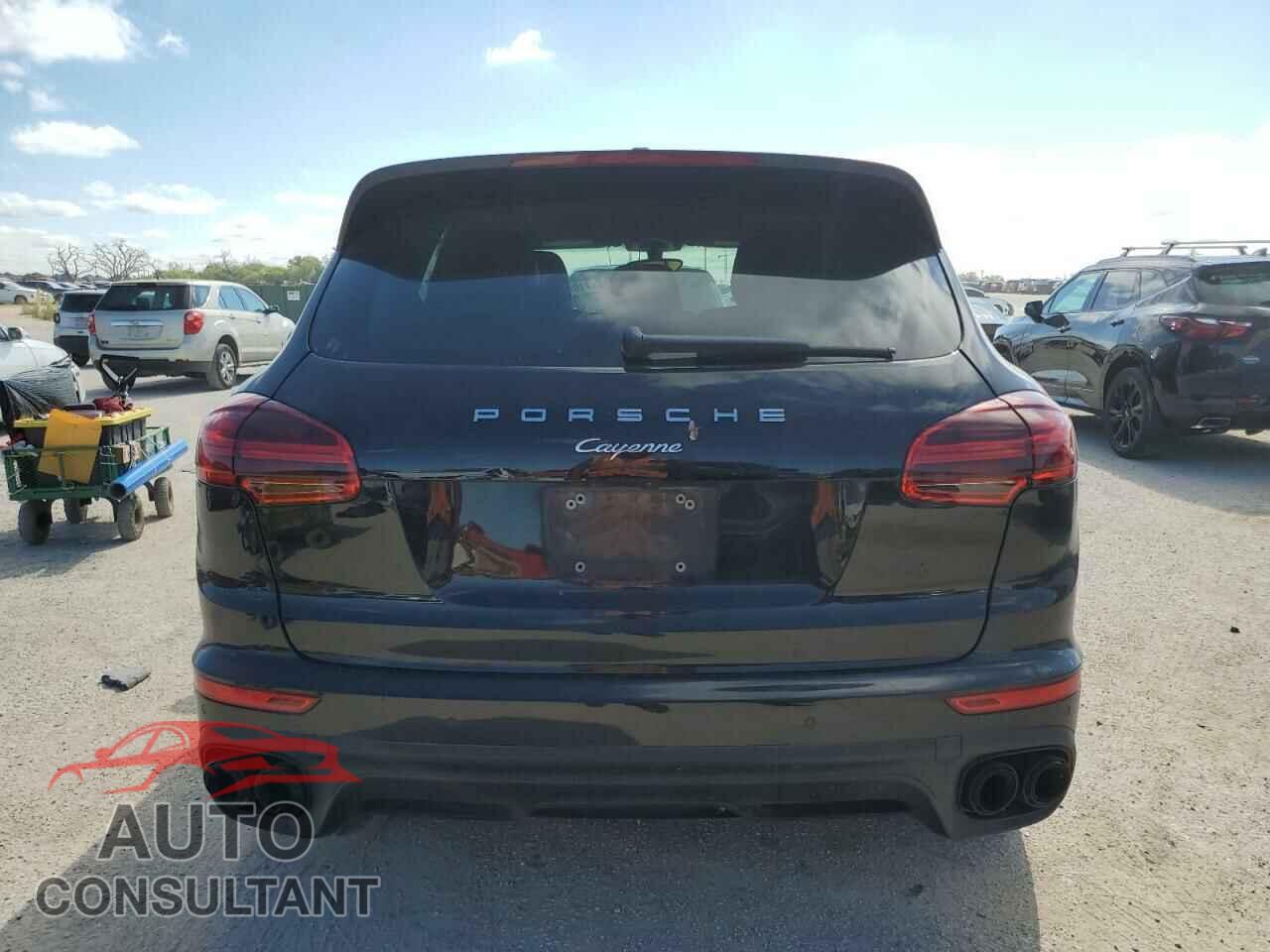 PORSCHE CAYENNE 2018 - WP1AA2A27JKA04421