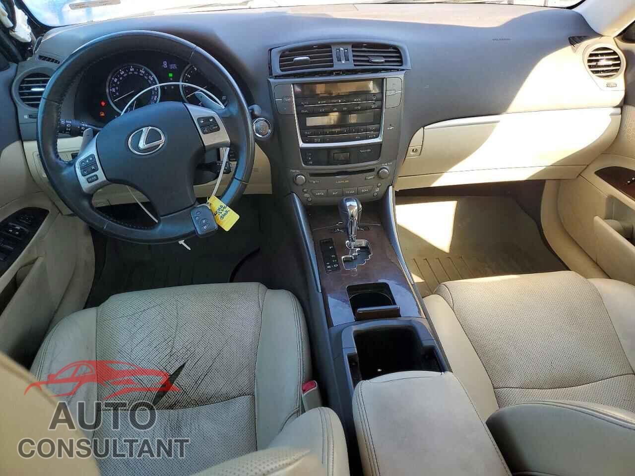 LEXUS IS 2012 - JTHCF5C25C5057807
