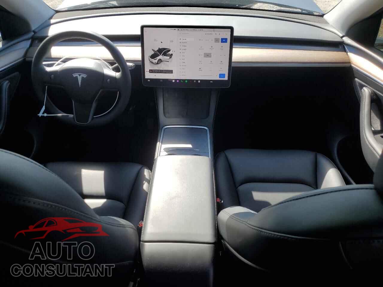 TESLA MODEL Y 2024 - 7SAYGAEE8RF033273