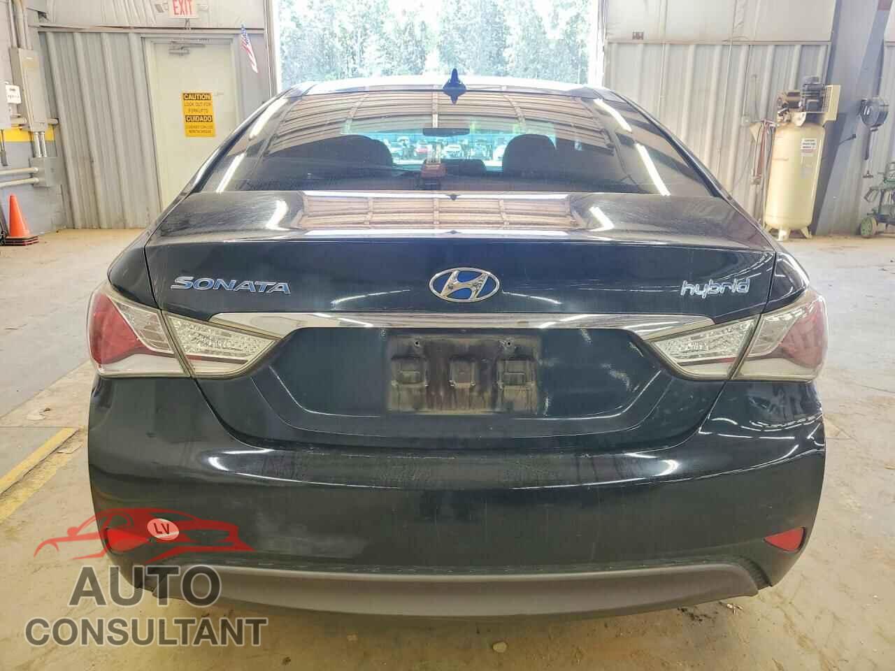 HYUNDAI SONATA 2012 - KMHEC4A42CA041519