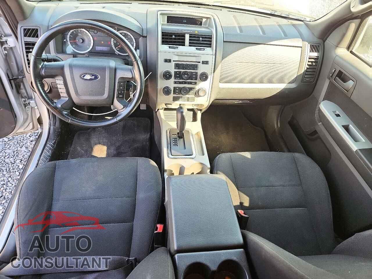 FORD ESCAPE 2010 - 1FMCU9D77AKB95187