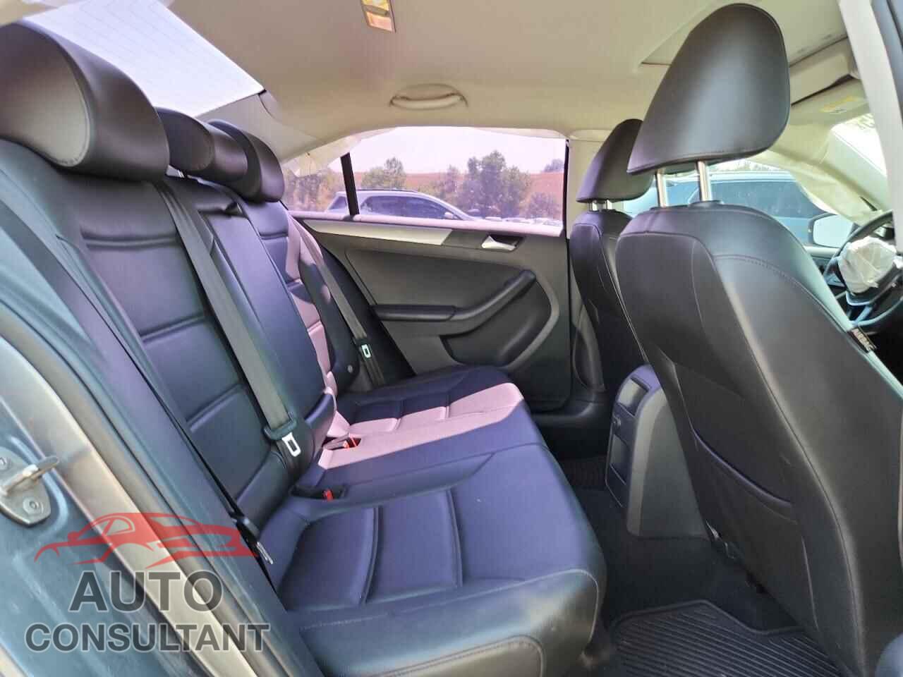 VOLKSWAGEN JETTA 2017 - 3VWDB7AJ9HM248443