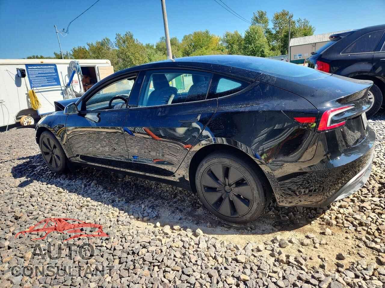 TESLA MODEL 3 2025 - 5YJ3E1EA2SF054524