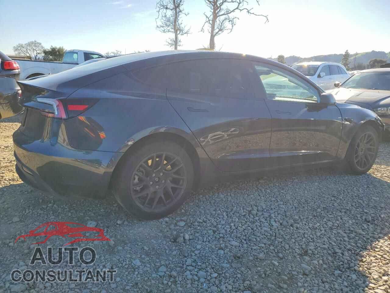 TESLA MODEL 3 2024 - 5YJ3E1EA9RF736469