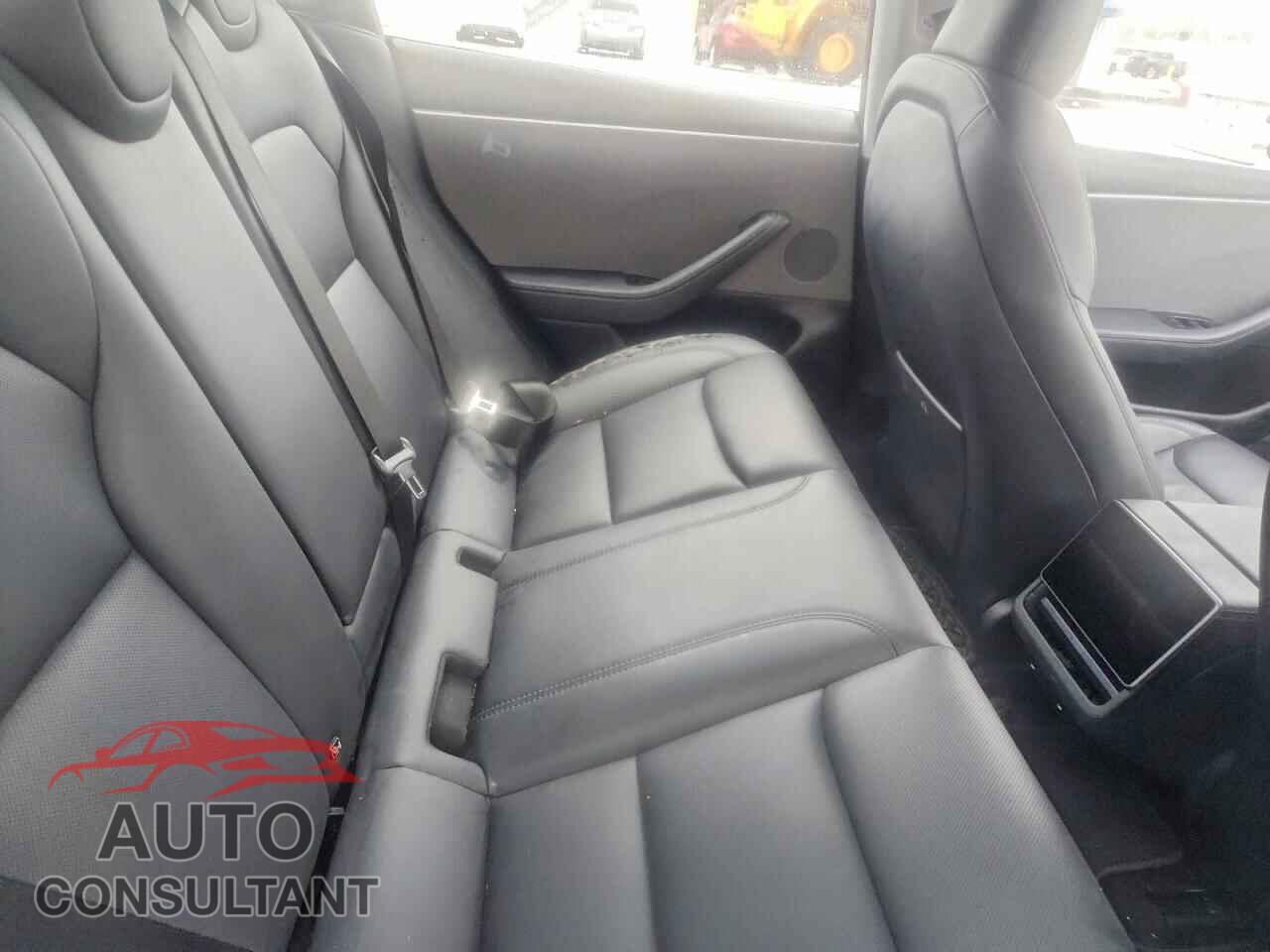 TESLA MODEL 3 2024 - LRW3E7FA7RC102394