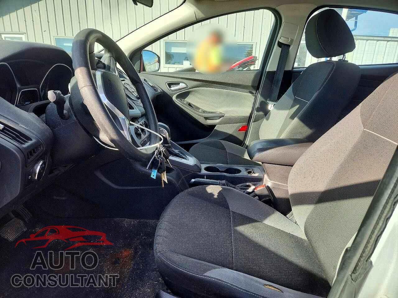 FORD FOCUS 2014 - 1FADP3F23EL205895