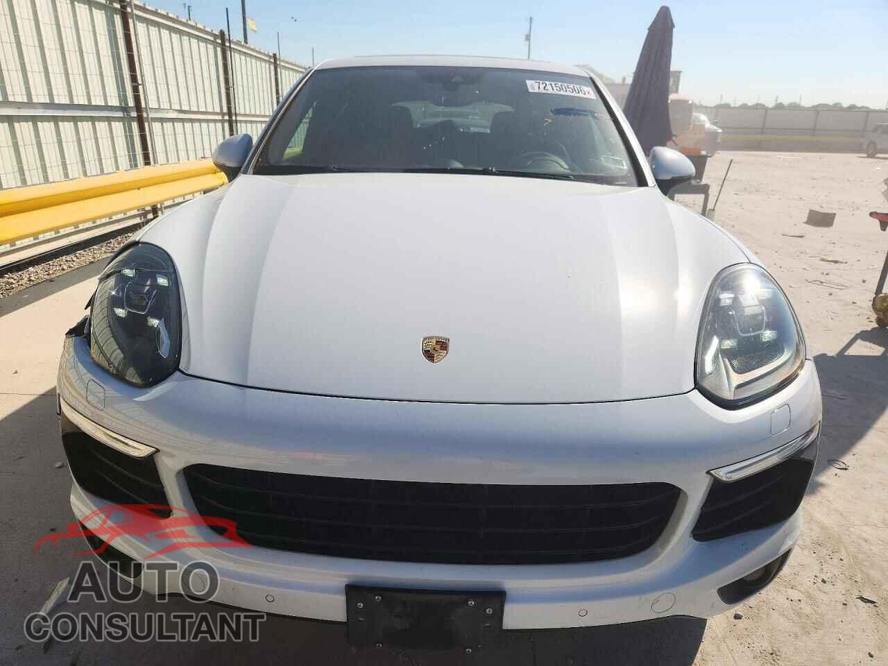 PORSCHE CAYENNE 2018 - WP1AA2A29JKA02475